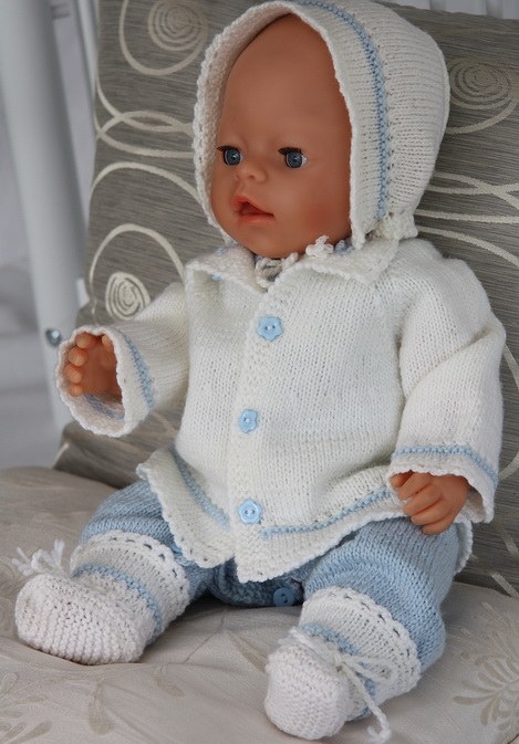 Simple Baby born knitting patterns in light blue and white colors